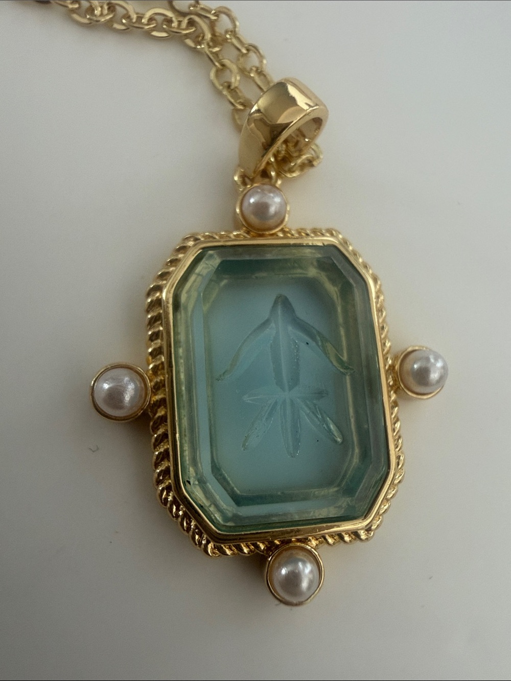Gold-Plated Necklace with Blue Artificial Crystal Pendant and Pearls - Picture 2 of 4
